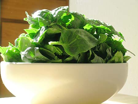 How To Slice Spinach To Put Into Soup